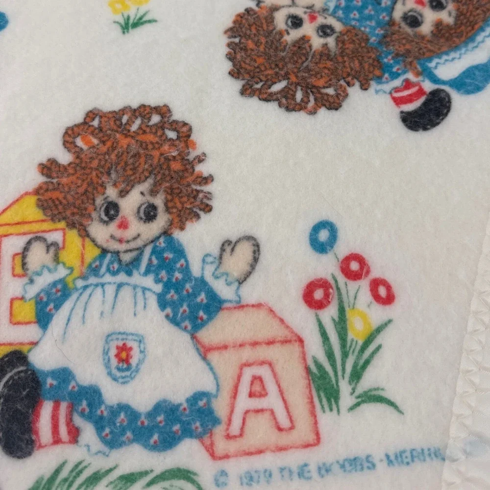 Storktex Raggedy Ann Andy Kids Baby Blanket 36x45 White Vintage 1979 Satin Trim